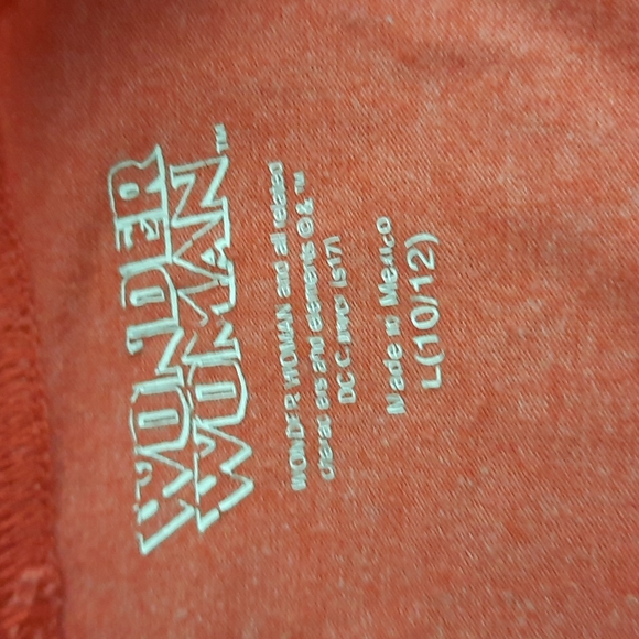 Wonder Woman T-Shirt - Picture 8 of 8